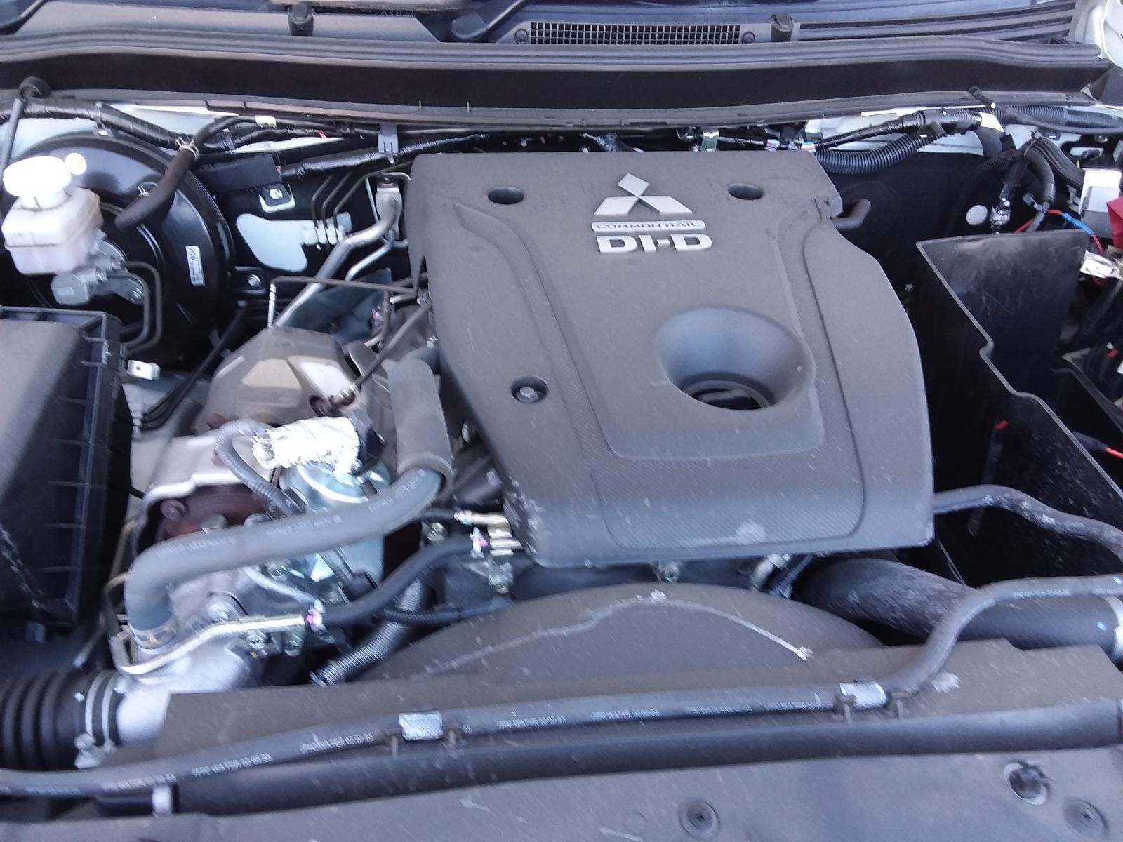 Mitsubishi Triton 2023